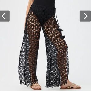 NWOT🖤 Trina Turk🖤WOMEN'S CHATEAU
SHEER LACE SIDE SLIT SWIM COVER-UP PANT🖤